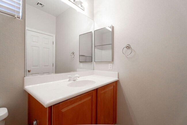 Building Photo - 4433 Weitzman Pl