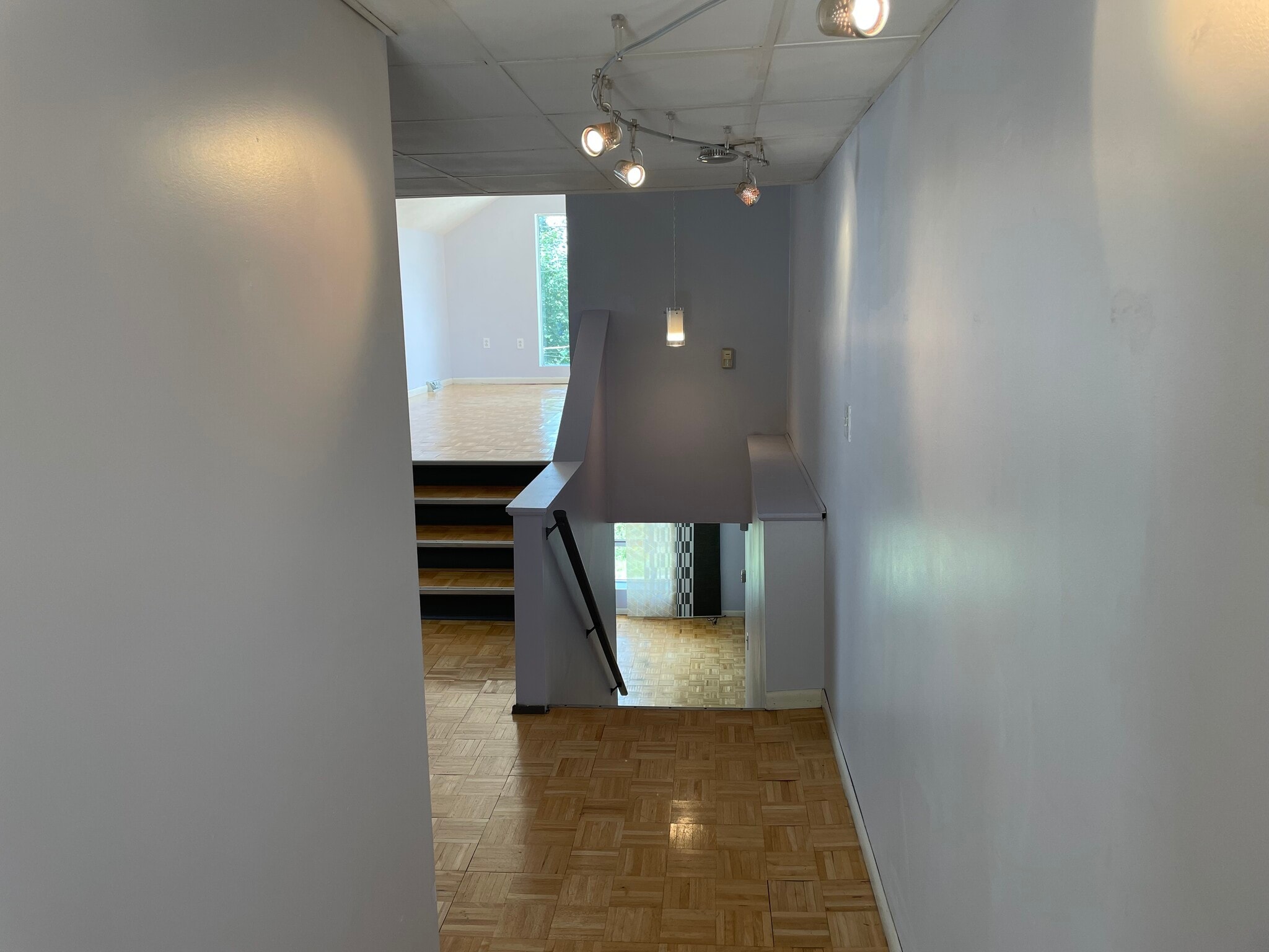 Great natural light - 227 Wilbert St