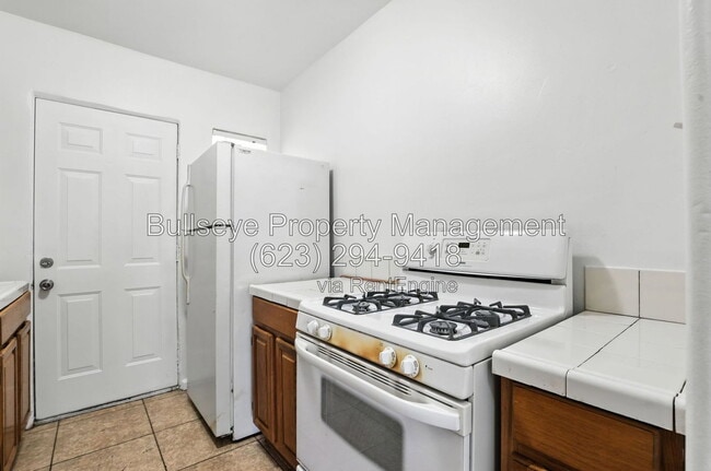Building Photo - 303 W Highland Ave