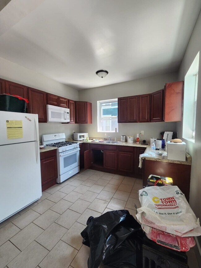 Building Photo - 286 Norton St