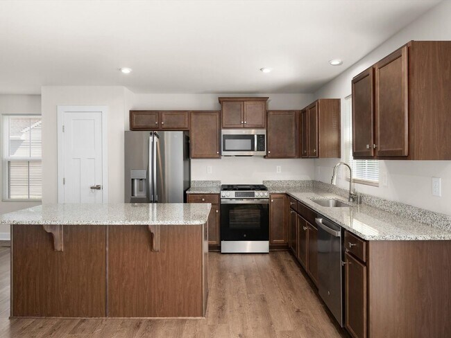 Building Photo - BeachTree Preserve Beauty | Finished Basement, Pool Access & Lawn Care Included
