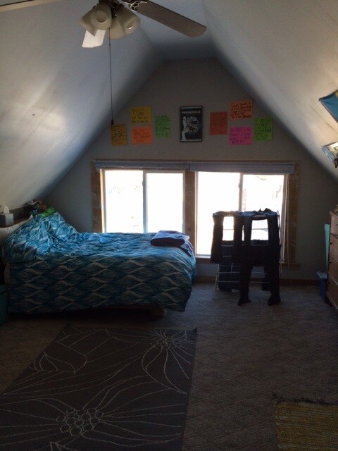 large upper bedroom - 1336 Hewitt Ave