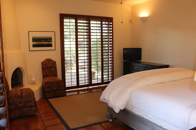 Building Photo - 7562 E High Point Dr