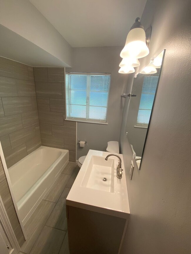 Building Photo - Cozy Single-Family Home in Fort Wright