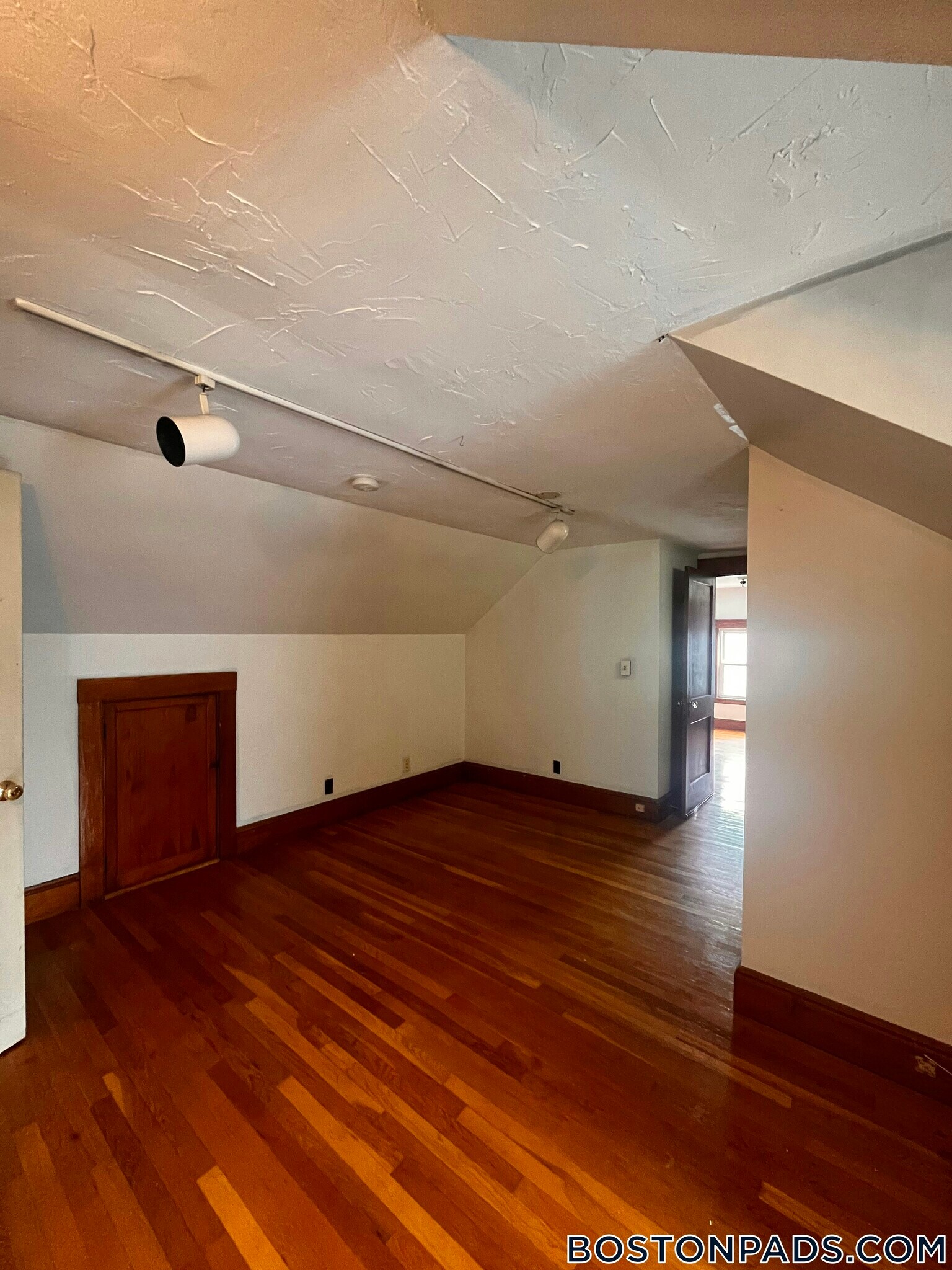 Building Photo - 468-470 Gallivan Boulevard