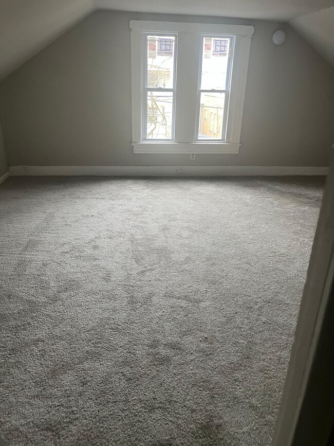 Building Photo - 3701 E 69