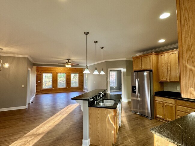 Building Photo - 293 Elohi Way