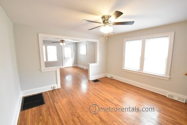 Building Photo - 333-335 E Duncan Street