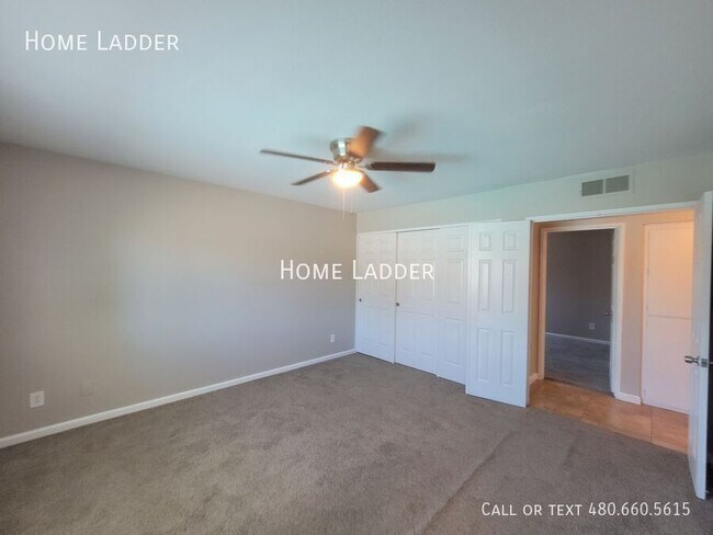 Building Photo - 6102 W Mauna Loa Ln
