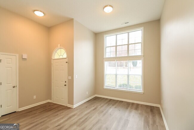 Building Photo - 10990 Knotty Pine Pl