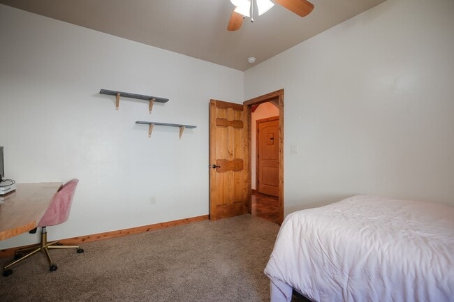 Building Photo - Roomy 4 bedroom Home with Solar Panels