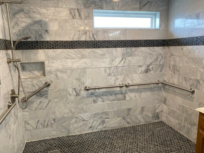 Building Photo - 3136 Braford Dr