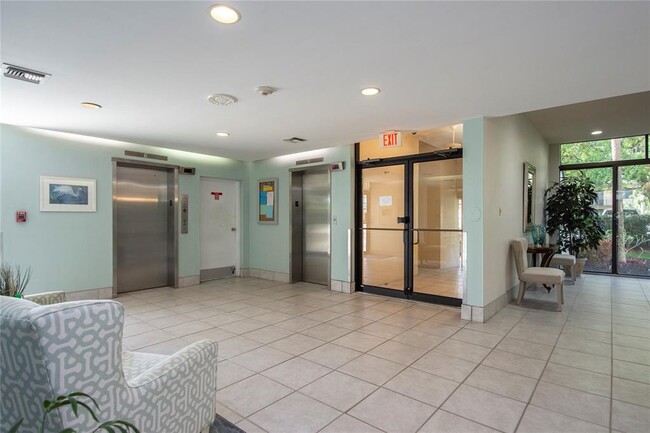 Building Photo - 660 Island Way