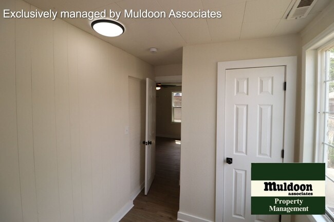 Building Photo - Affordable 1 bed 1 bath remodeled and read...