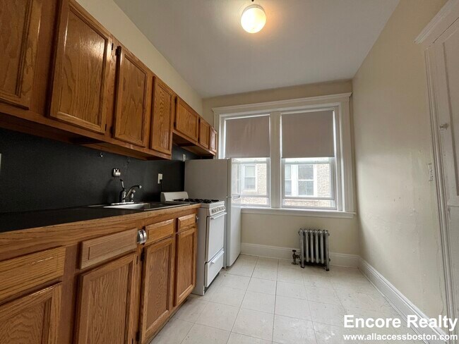 Building Photo - 1687 Commonwealth Ave