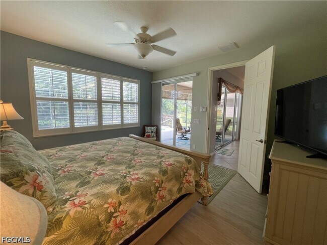 Building Photo - 10630 Camarelle Cir