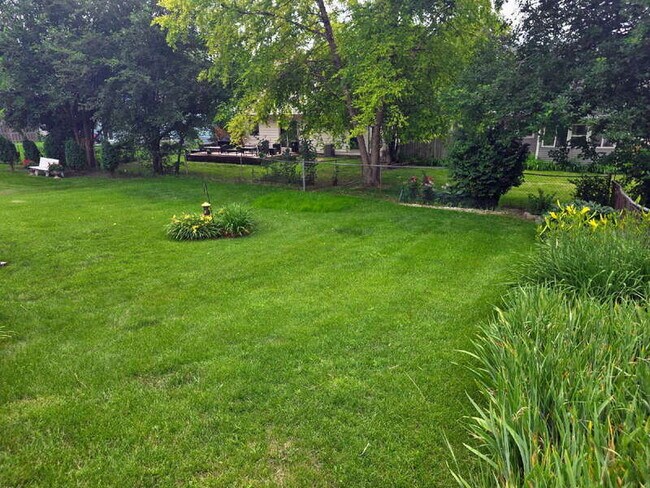 Building Photo - 5310 Brookview Dr