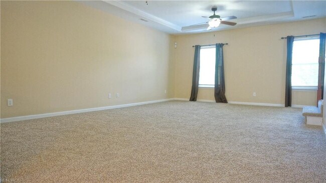 Building Photo - Coming Soon-Fabulous Townhome w/TWO or THREE Car Garage!