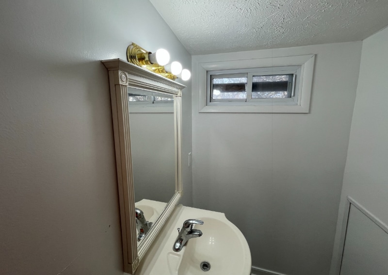 Building Photo - 3413 E 72nd St