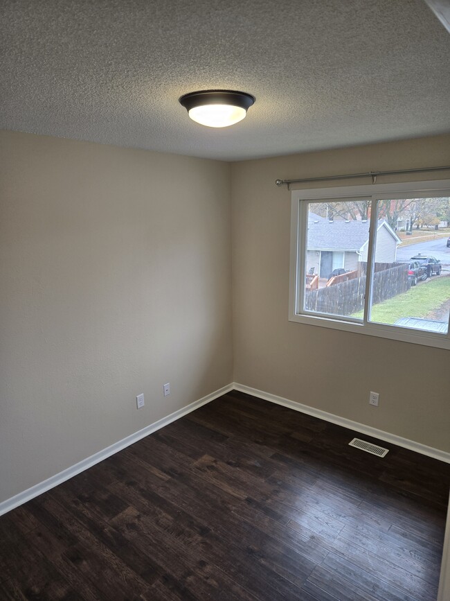 Front Bedroom 1 - 3000 SE 20th St