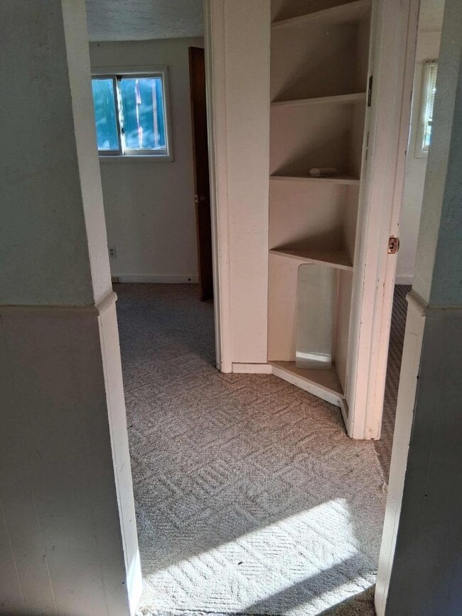 Building Photo - Cozy 2BD w/ Yard – Gas & Water Included – ...