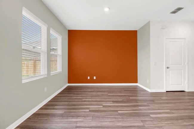 Building Photo - ASK ABOUT FREE APPLICATION FEES THROUGH AUGUST!  "Charming 3-Bedroom Retreat with 2.5 Baths with ...
