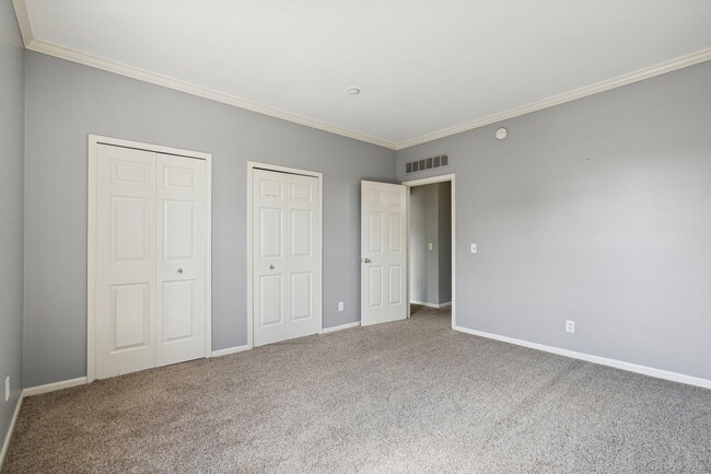 Building Photo - 1872 Cedar Valley Dr