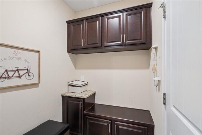 Building Photo - 4470 Skylark Ln
