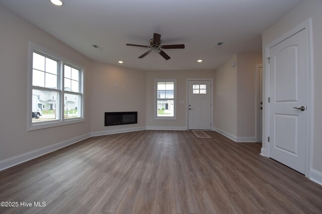Building Photo - 640 Abigail Taylor Dr