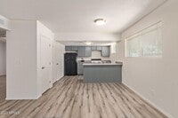Building Photo - 2633 W Ocotillo Rd