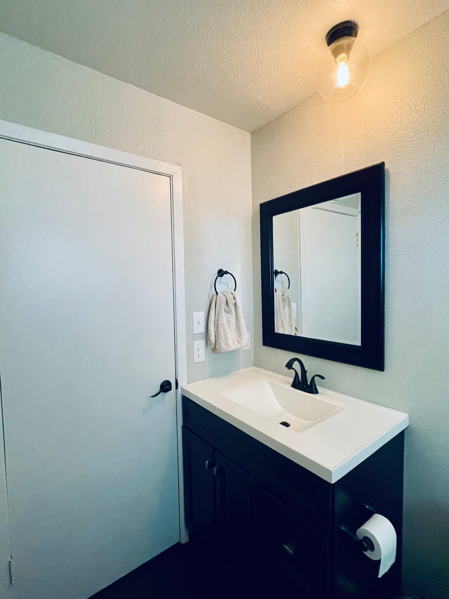 Second Bathroom - 6717 Tulsa Cove