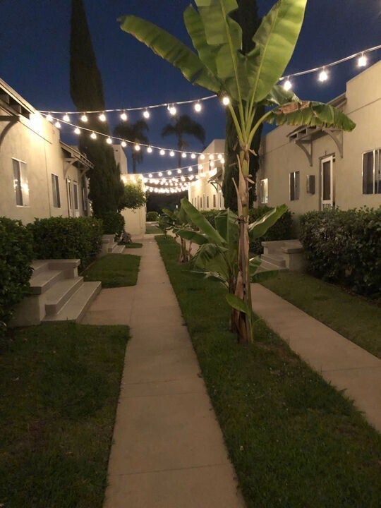 Building Photo - 575 - 577 Walnut Avenue,