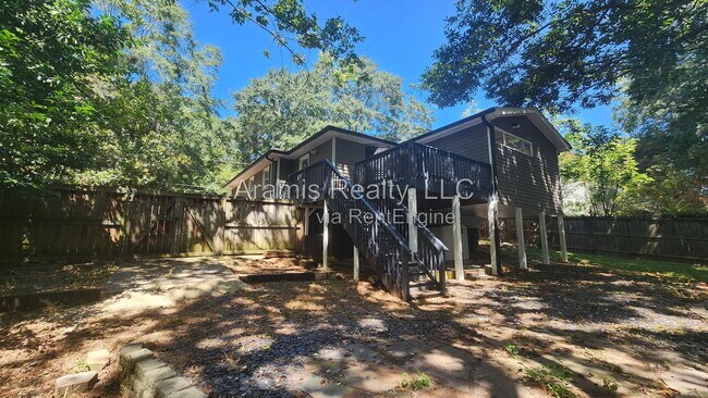Building Photo - 1986 Braeburn Cir SE