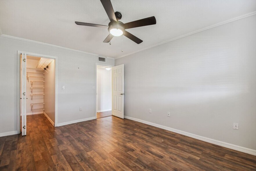 Building Photo - 5558 Baywater Dr