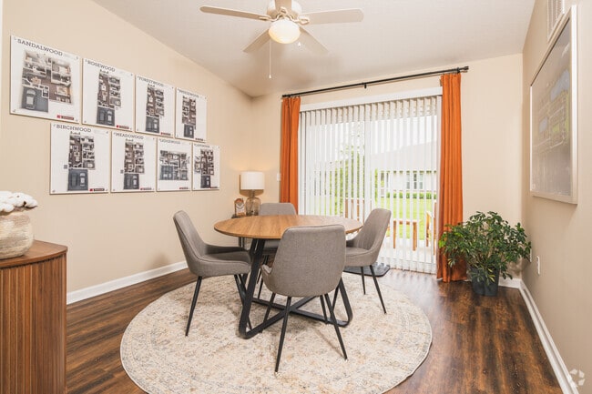 2BR, 2BA - 1,294SF - Forestwood - Dining Room - Redwood Fort Wayne Diebold Road