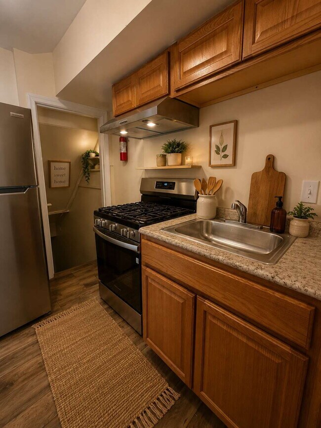 Building Photo - "Charming 2-Bedroom Sanctuary with Finished Basement in NE Washington, DC!"