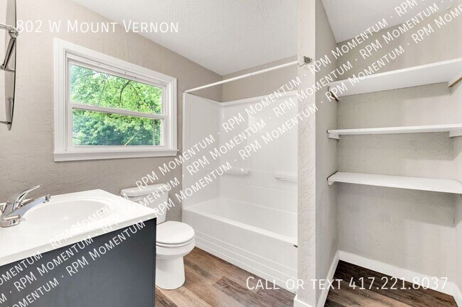 Building Photo - 802 W Mt Vernon St