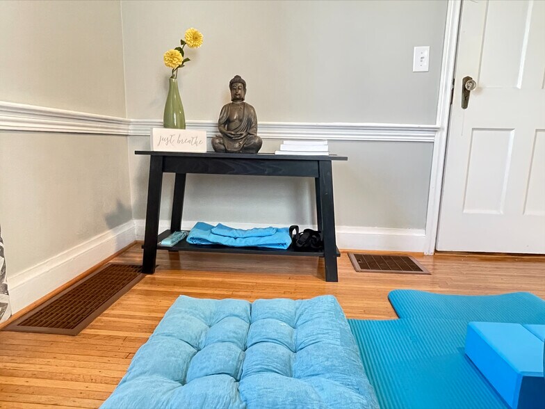 Yoga studio - 120 Edgemont Rd