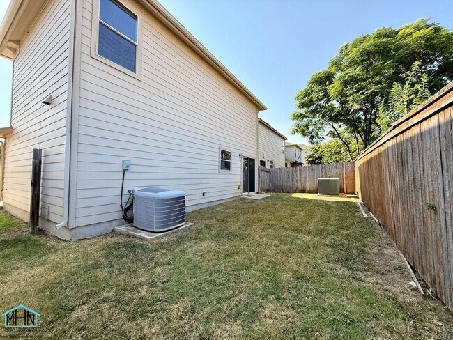 Building Photo - 13523 Royal Well