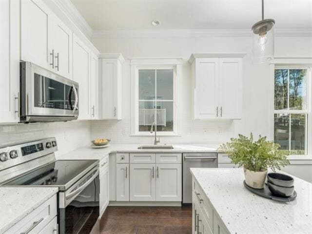 Building Photo - 419 Glenview Dr