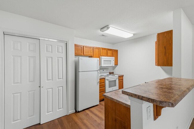 Building Photo - 5000-5002 Carrie Ridge Dr.