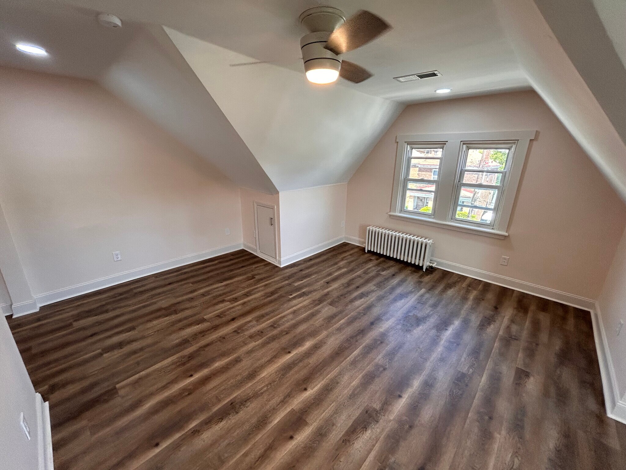 Building Photo - 3920 Hoosac St