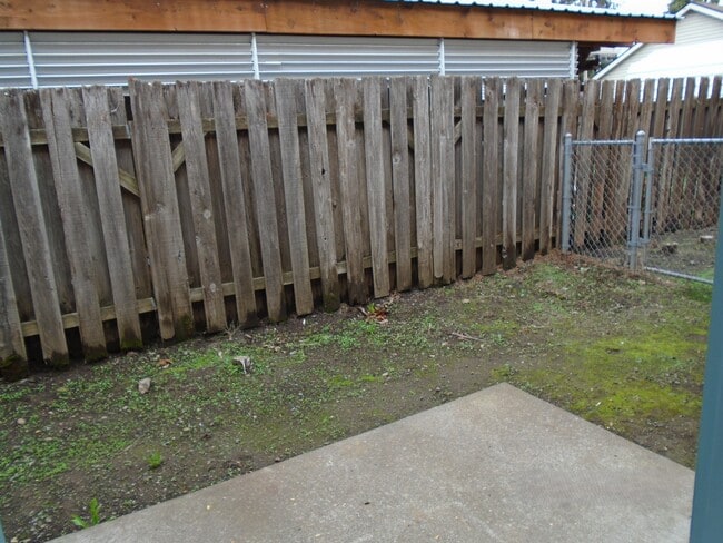 Building Photo - 170 N 7th St