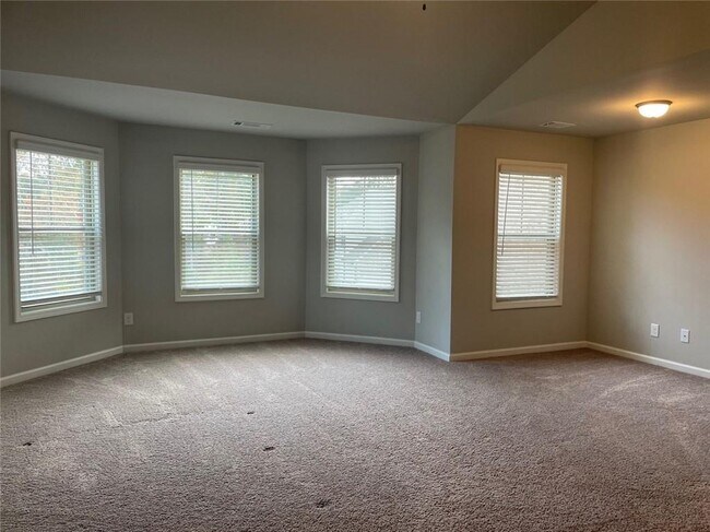Building Photo - 2140 Adam Acres Dr