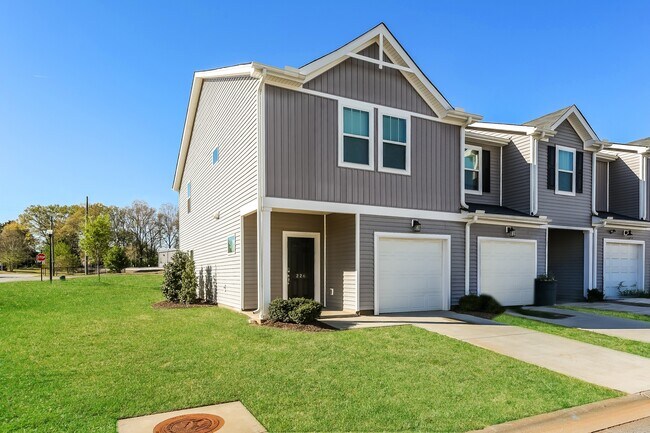 Building Photo - 226 Telford Dr