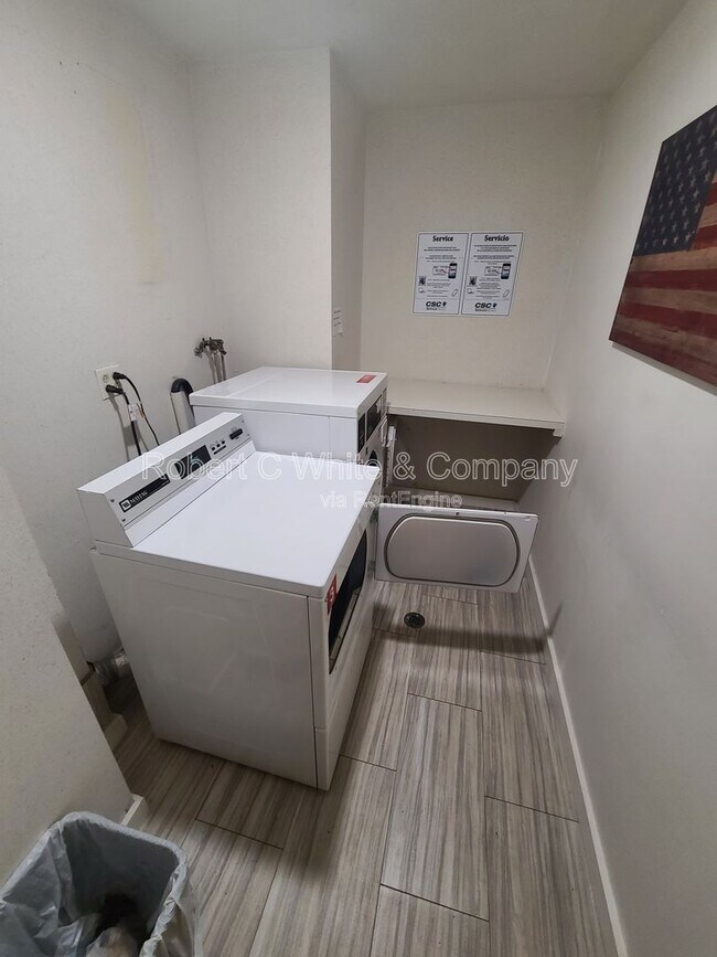 Building Photo - 12 Stony Brook Dr