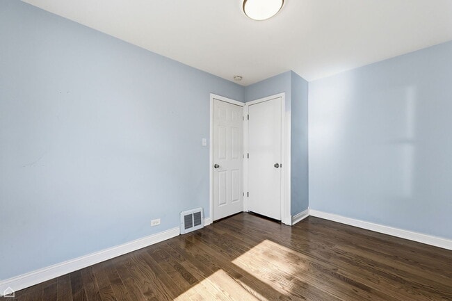 Building Photo - 805 Norfolk Ave