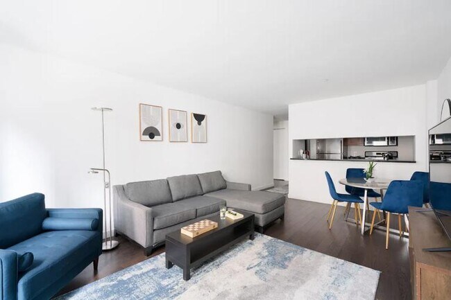 Building Photo - 619