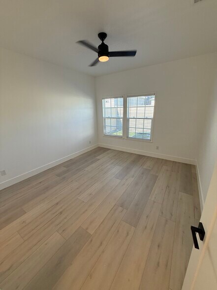 Building Photo - 11483 Delano St