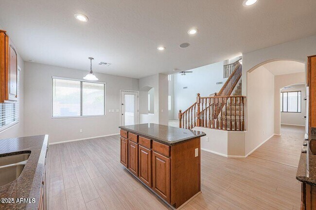 Building Photo - 16205 W Gibson Ln